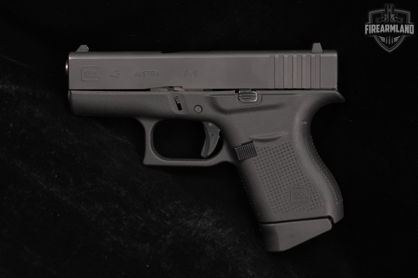 Glock 43 G43 Slimline 9mm 3.41" +2 MAGS & ORIG CASE-img-3
