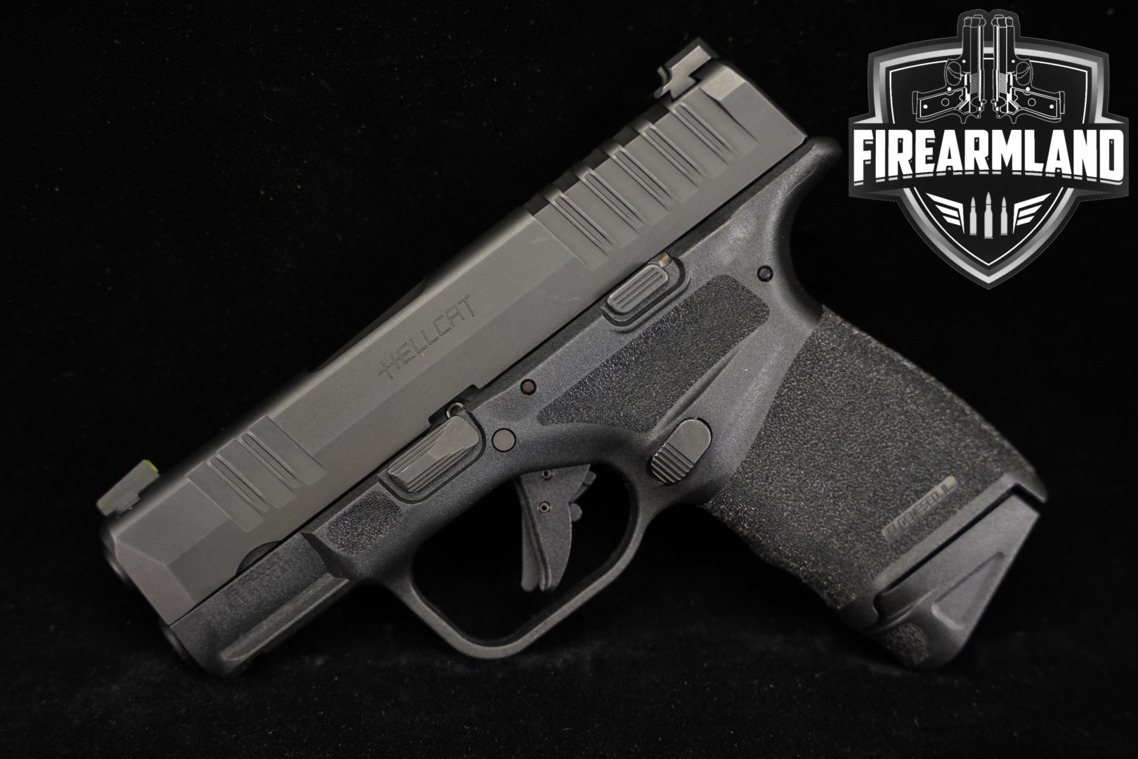 Springfield Armory Hellcat 9mm Luger Black in Excellent Condition Thumbnail