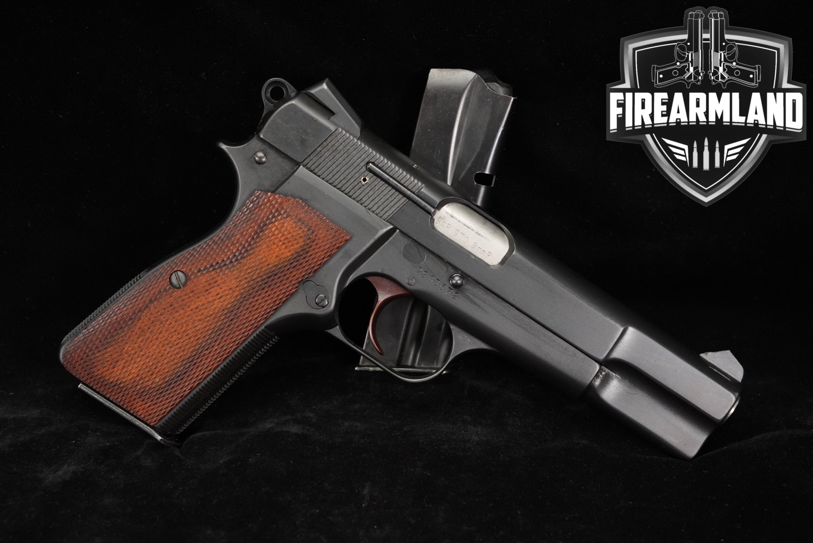 1969-1970 Browning Hi-Power T-Series 9mm 4.625 Blued BHP +2 MAGS-img-0