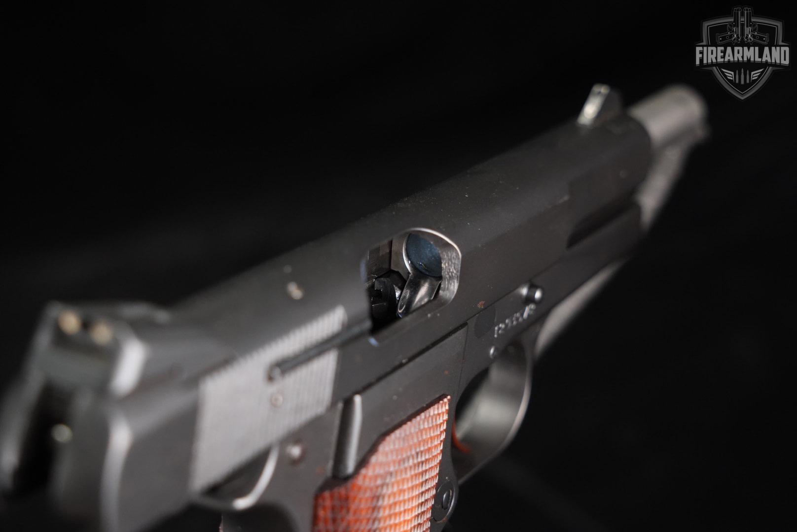 1969-1970 Browning Hi-Power T-Series 9mm 4.625 Blued BHP +2 MAGS-img-10
