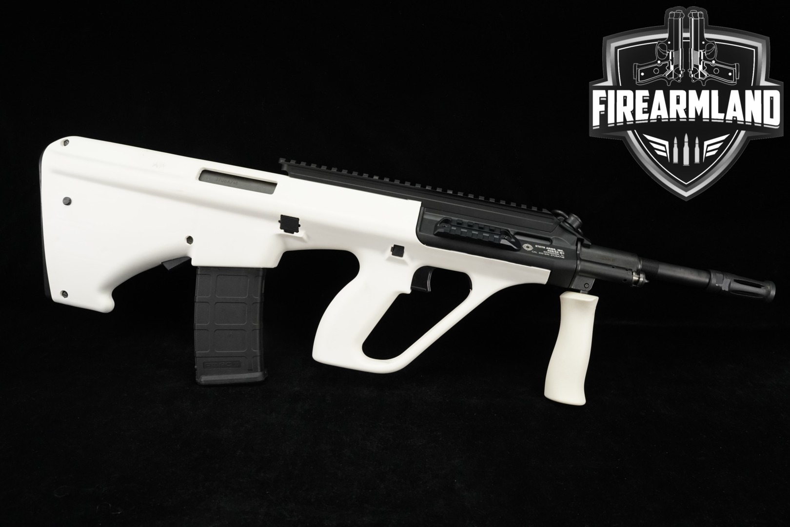 2021-2022 Steyr Arms AUG/A3 M1 NATO 5.56mm NATO White in Good Condition Thumbnail