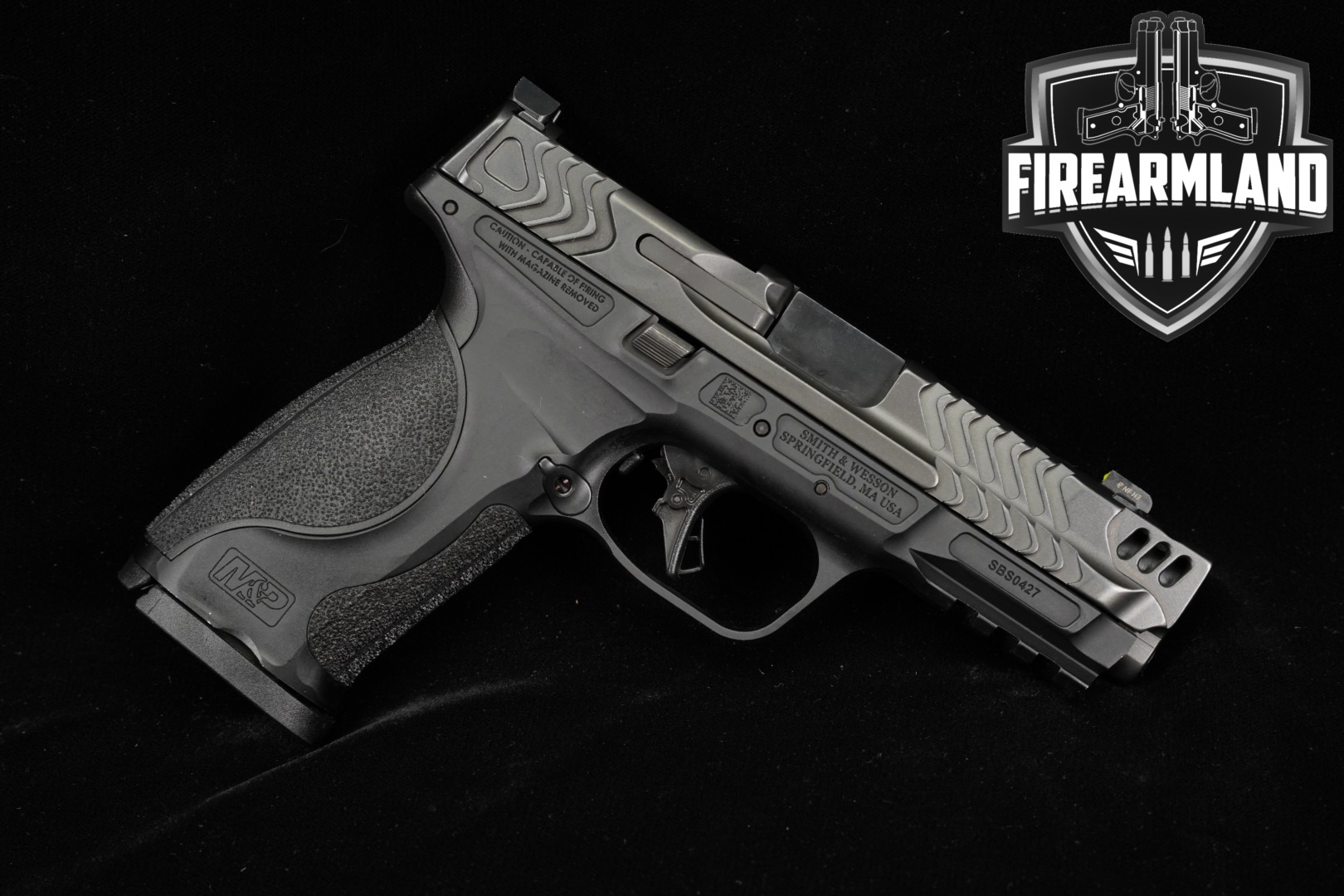 Smith & Wesson (S&W) M&P9 M2.0 Metal Performance Center Carry Comp 9mm Luger Black in Very Good Condition Thumbnail