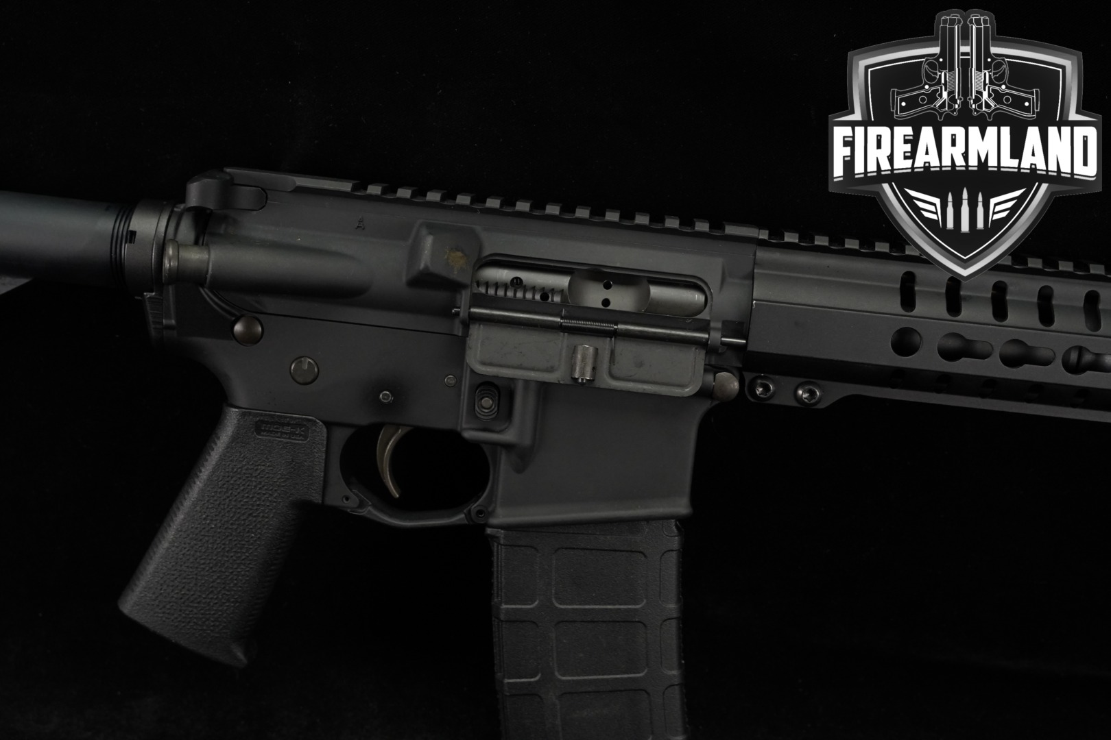 CMMG Mk4 .300 AAC Blackout (7.62x35mm) Black in Very Good Condition Thumbnail