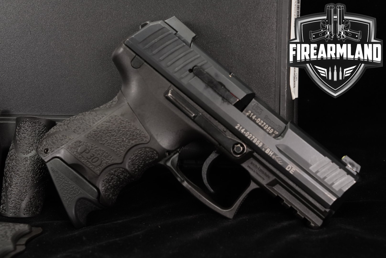 Heckler & Koch (H&K, HK) P30SK V1 LEM 9mm Luger Black in Very Good Condition Thumbnail