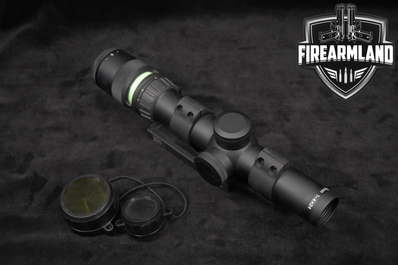 Trijicon AccuPoint 1-4x24mm in Very Good Condition Thumbnail