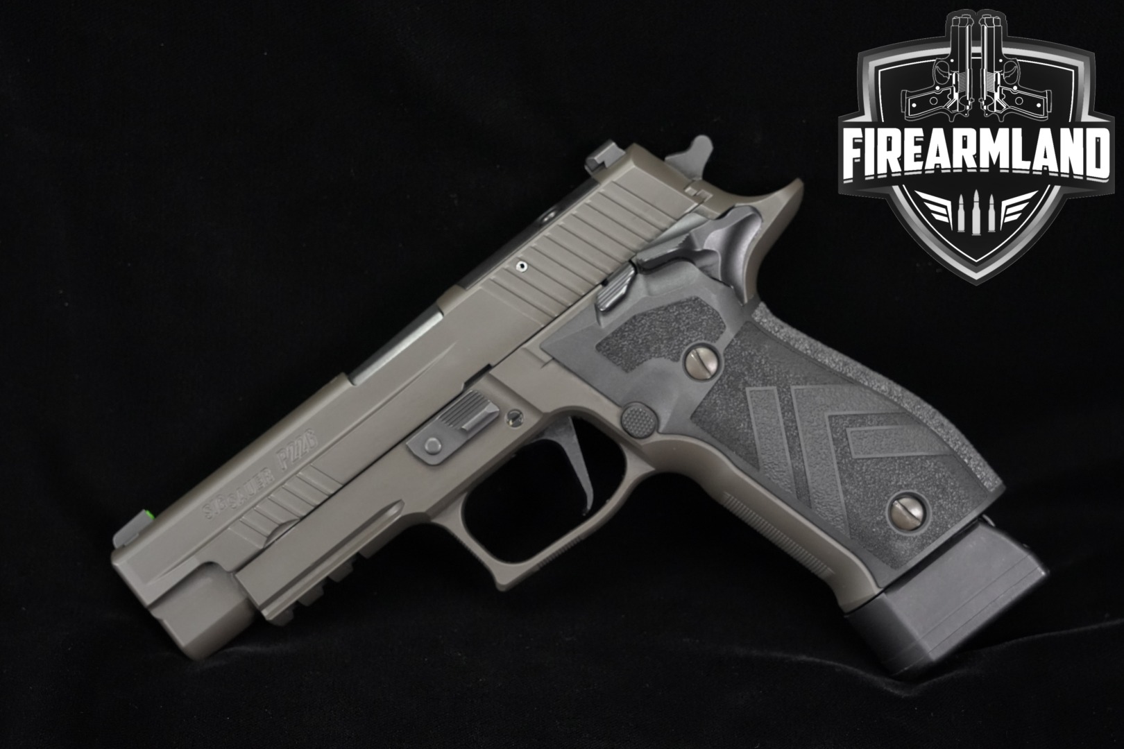 Sig Sauer P226 Legion SAO 9mm Luger Legion Gray in Excellent Condition Thumbnail