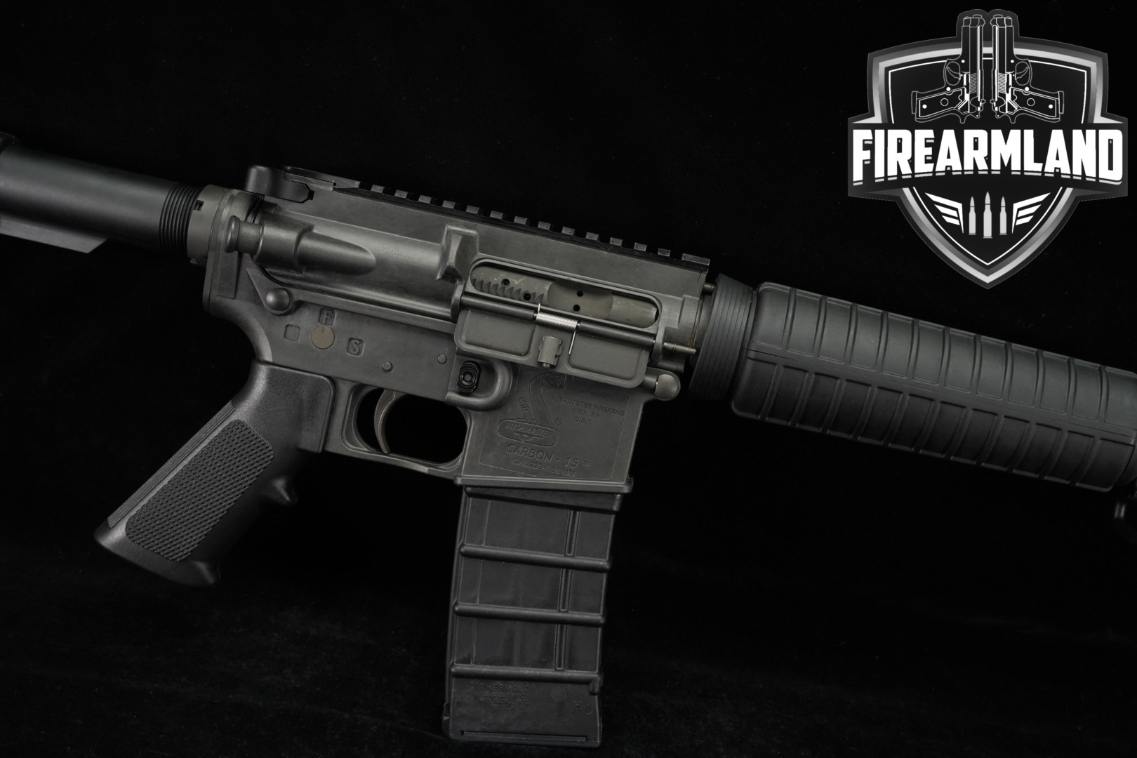 Bushmaster Carbon-15 Flat-Top Carbine 5.56mm NATO Black in Good Condition Thumbnail