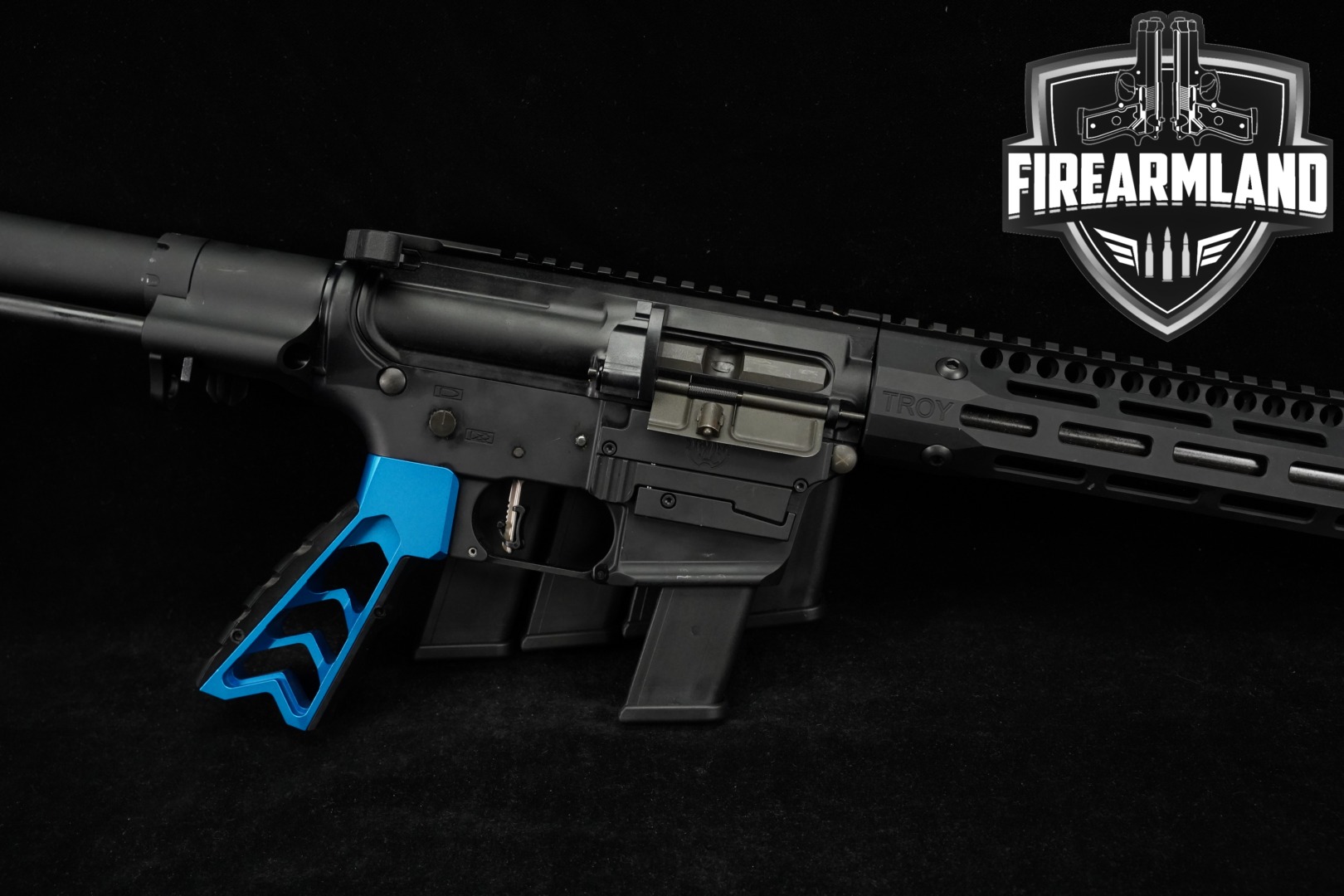 https://cash-for-arms-pictures.s3.amazonaws.com/recPZnqG5lEASEl7F/1.jpg