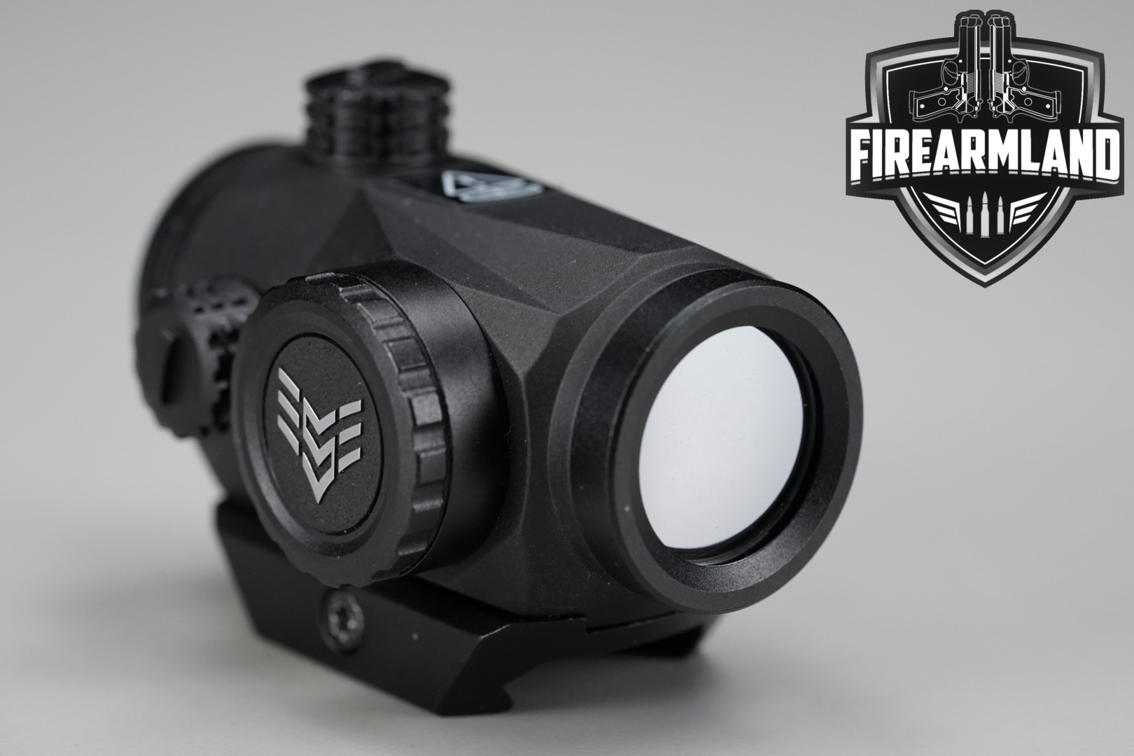 SwampFox Optics Liberator II 2 MOA Green Dot Black in Very Good Condition Thumbnail