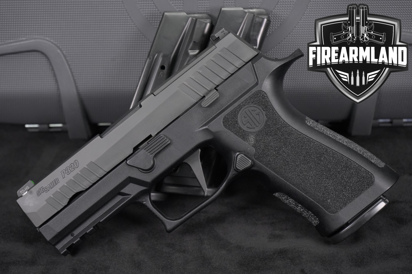 Sig Sauer P320 Carry 9mm Luger Black in Very Good Condition Thumbnail