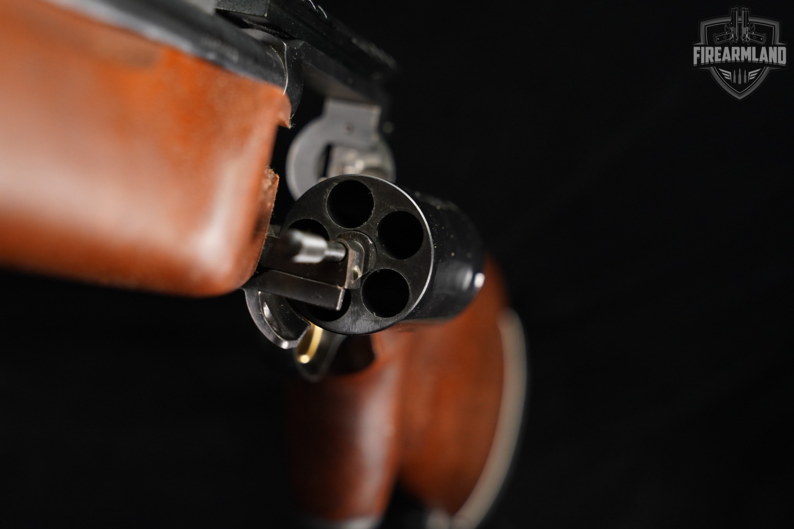Rossi Circuit Judge 45 LC/410 18.5" Blued & Hardwood +UTG OPTICS-img-24