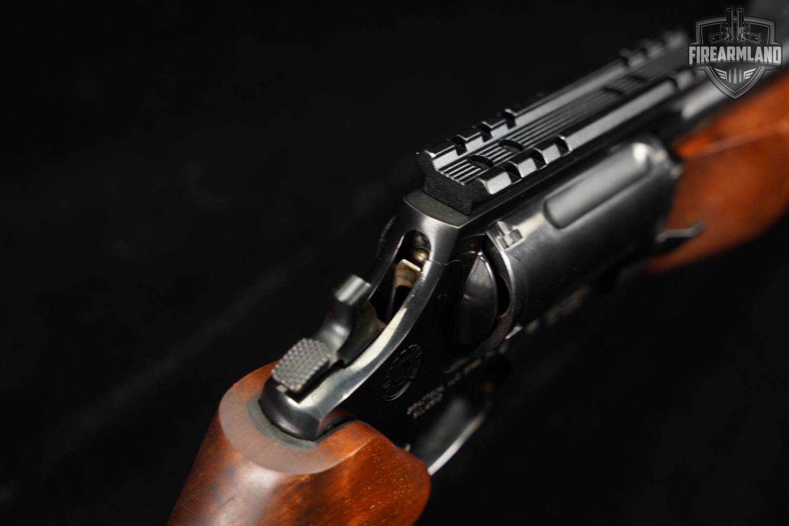 Rossi Circuit Judge 45 LC/410 18.5" Blued & Hardwood +UTG OPTICS-img-25