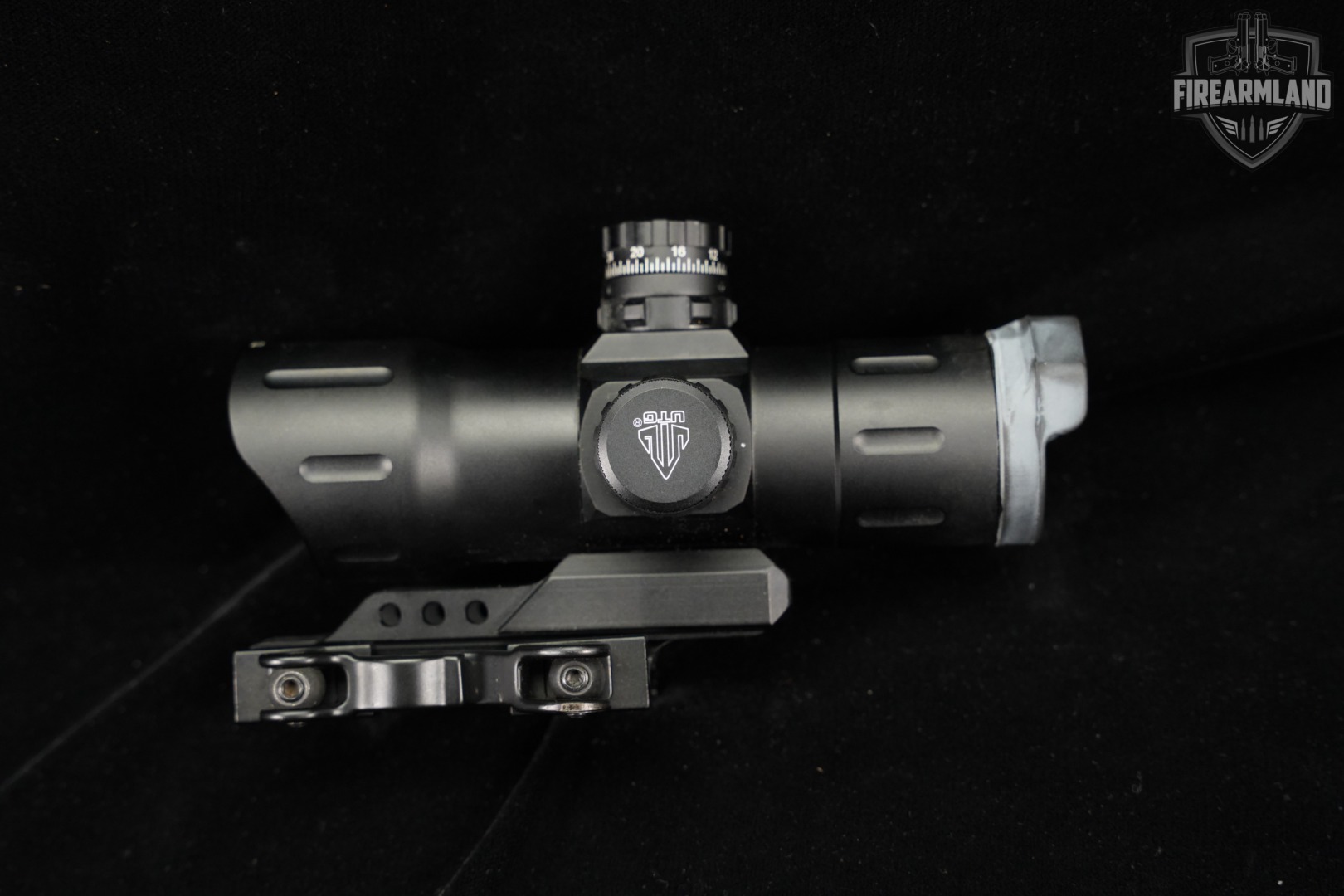 Rossi Circuit Judge 45 LC/410 18.5" Blued & Hardwood +UTG OPTICS-img-27