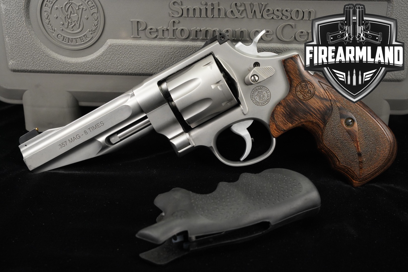 Smith & Wesson (S&W) Model 627-5 Performance Center .357 Mag. Stainless in Very Good Condition Thumbnail
