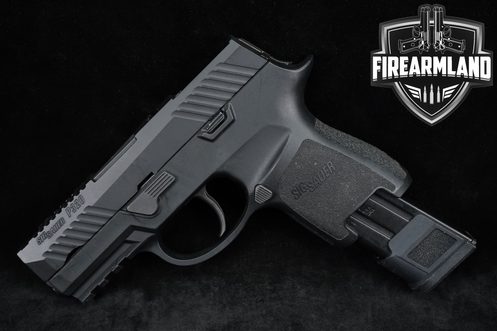 Sig Sauer P320 Nitron Sub-Compact 9mm Luger Black in Good Condition Thumbnail