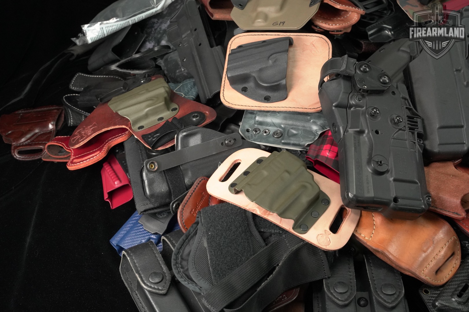 200+ Lot of Assorted Holsters & Gun Leather Holster-img-8