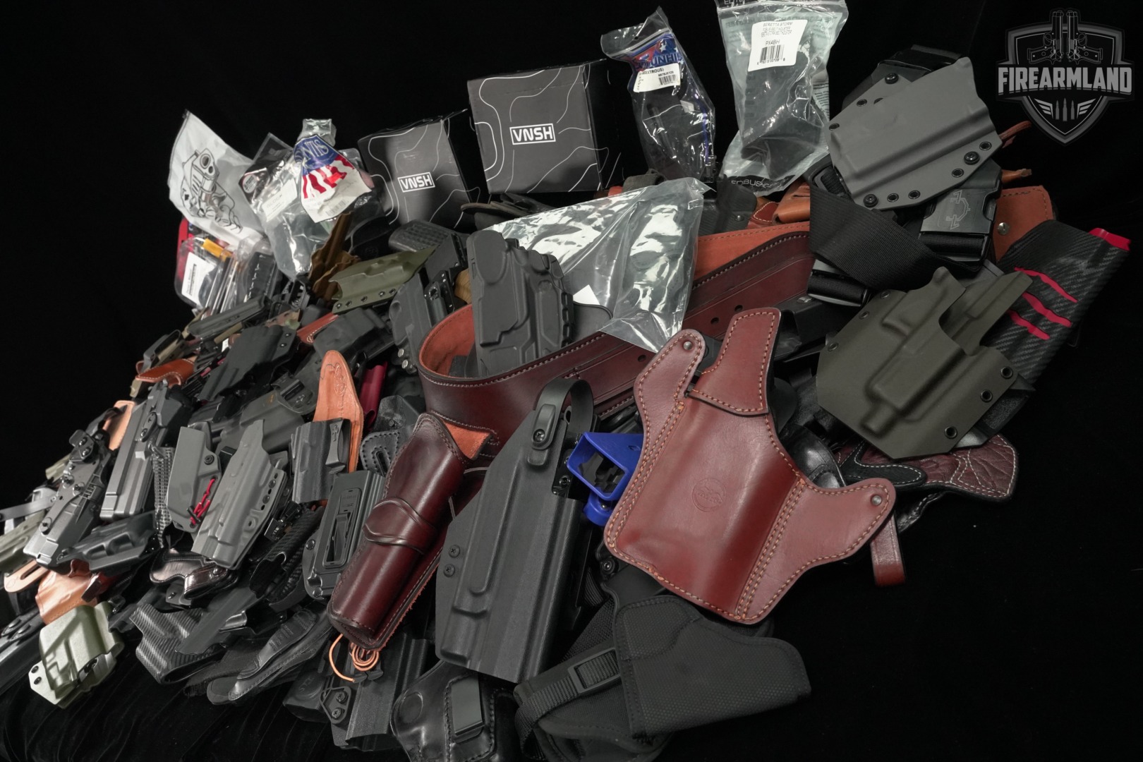 200+ Lot of Assorted Holsters & Gun Leather Holster-img-9