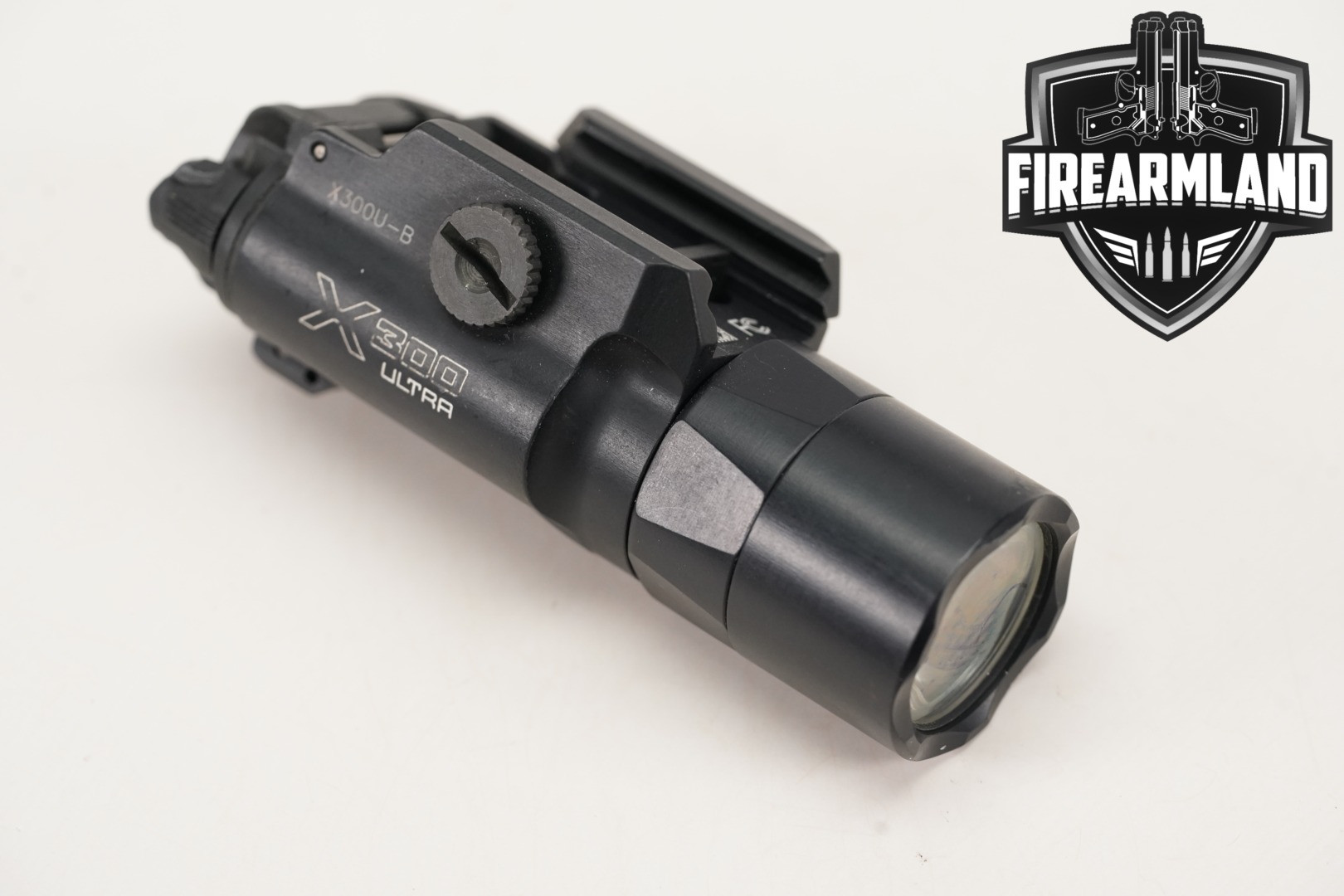 SureFire X300 Ultra in Excellent Condition Thumbnail