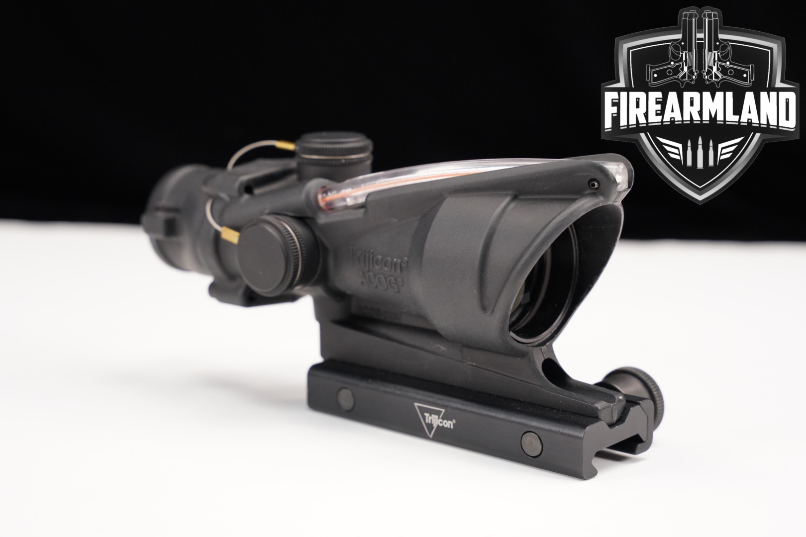 Trijicon ACOG 4x32 in Excellent Condition Thumbnail