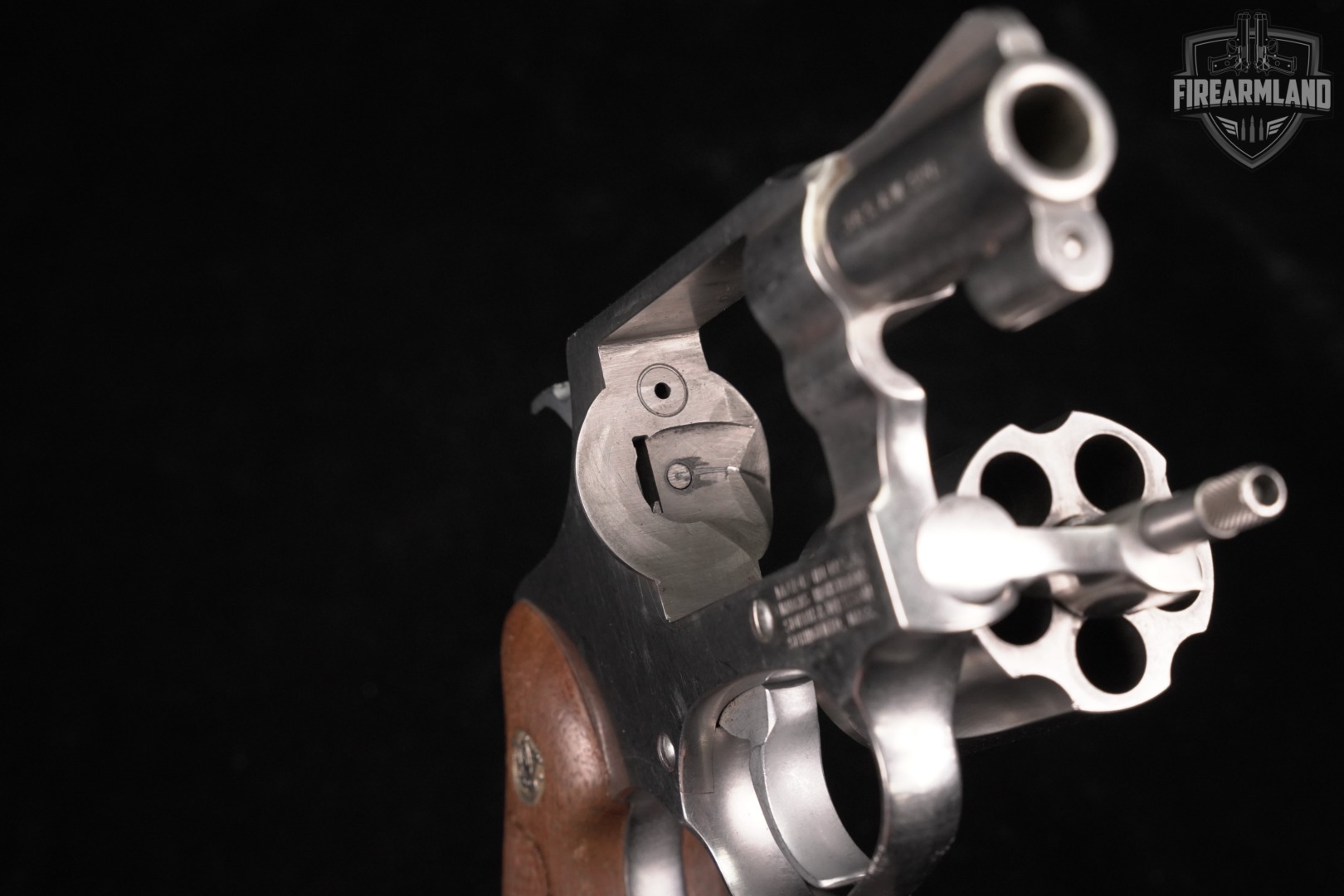 Smith & Wesson Model 60-7 Chiefs Special S&W Stainless 38Special 2" DA/SA-img-14