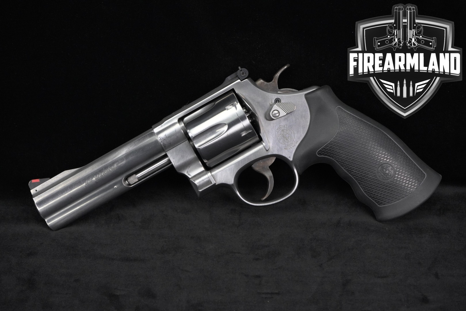 Smith & Wesson (S&W) Model 629-6 Classic .44 Mag. Satin Stainless in Good Condition Thumbnail