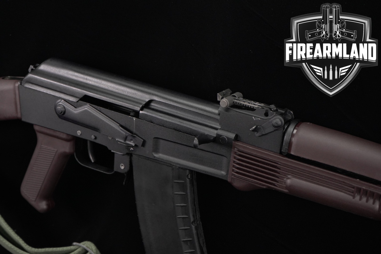 https://cash-for-arms-pictures.s3.amazonaws.com/recRYJEXM0efYtGbV/1.jpg
