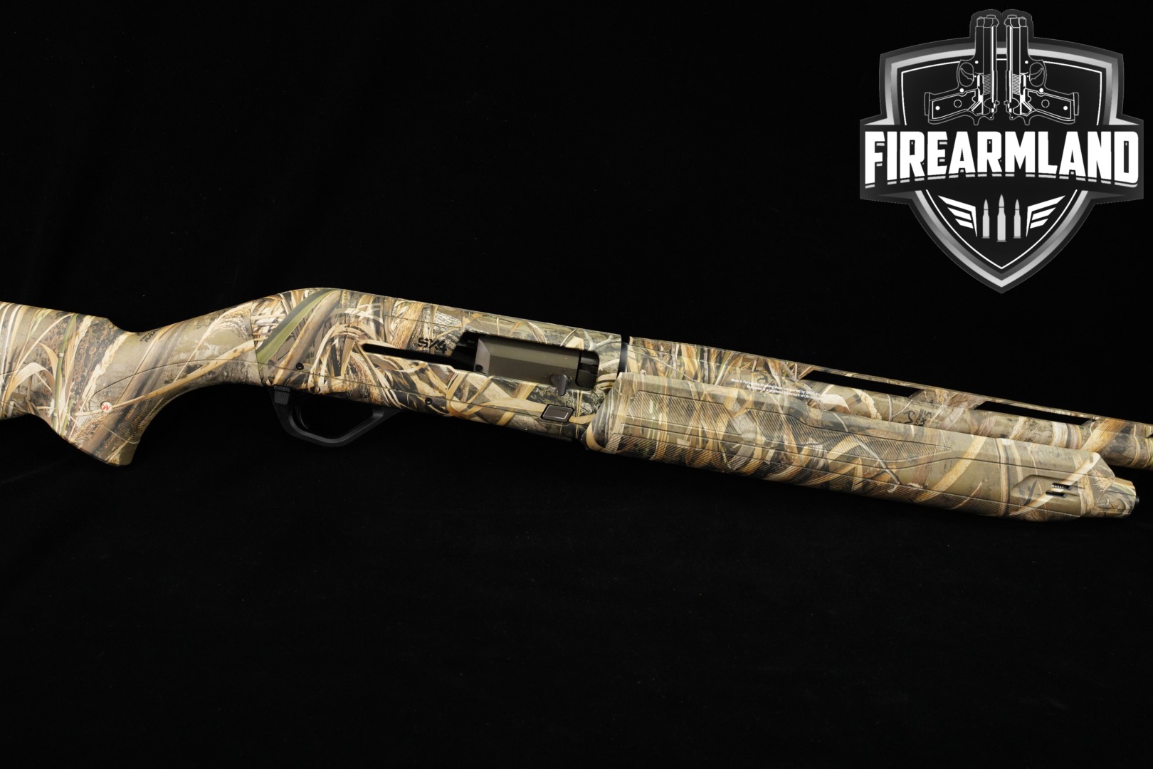 Winchester Repeating Arms Super X4 Waterfowl Hunter, Realtree MAX-5 12 Gauge Realtree MAX-5 Camo in Very Good Condition Thumbnail