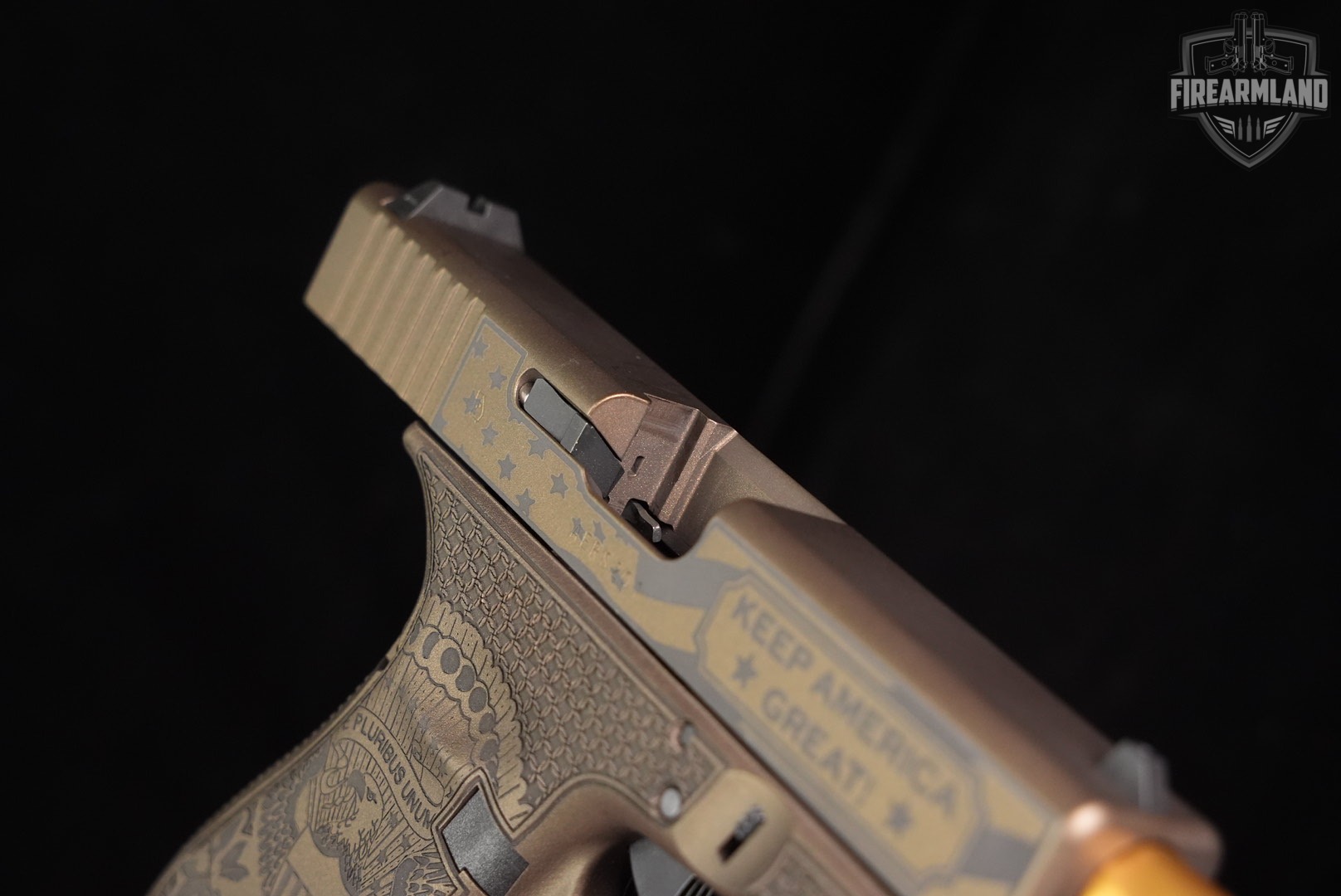Glock 19 Gen4 G19 Gen 4 TRUMP 45th 9mm THREADED +2 MAGS & ORIG CASE-img-12