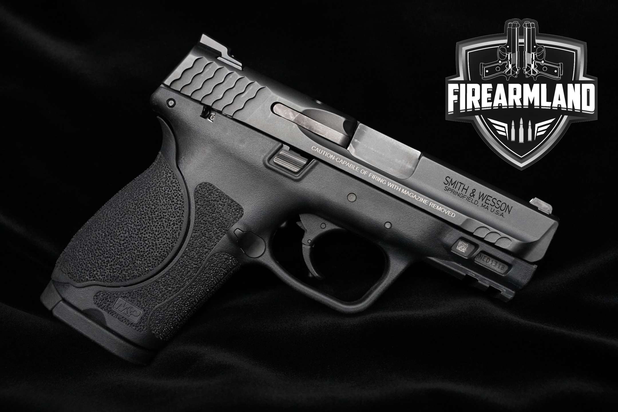 Smith & Wesson (S&W) M&P9 2.0 Compact 9mm Luger Armornite in Very Good Condition Thumbnail