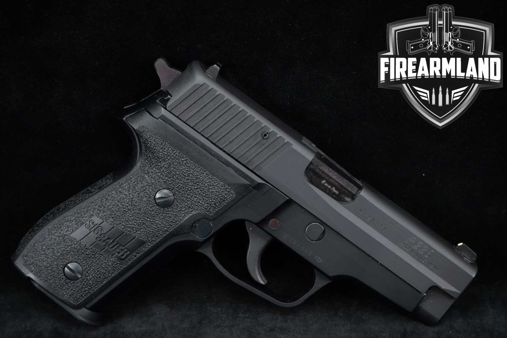 1993 Sig Sauer P228 9mm Luger Black in Excellent Condition Thumbnail