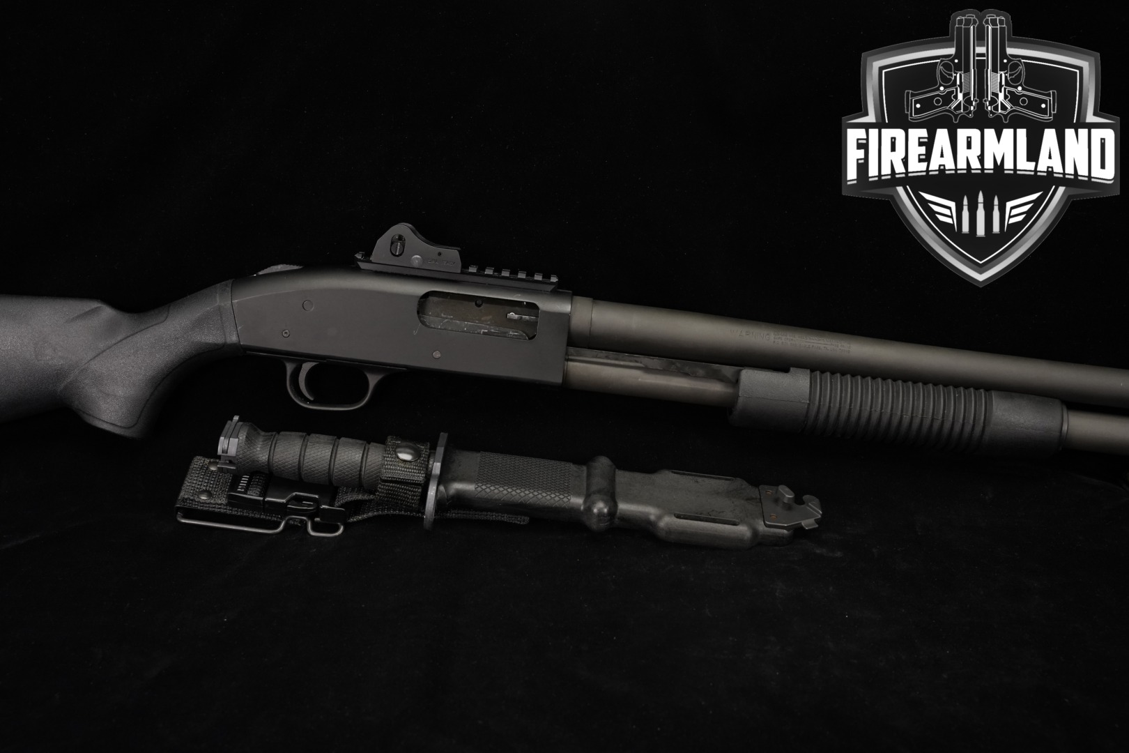 Mossberg 590A1 12 Gauge Black in Good Condition Thumbnail