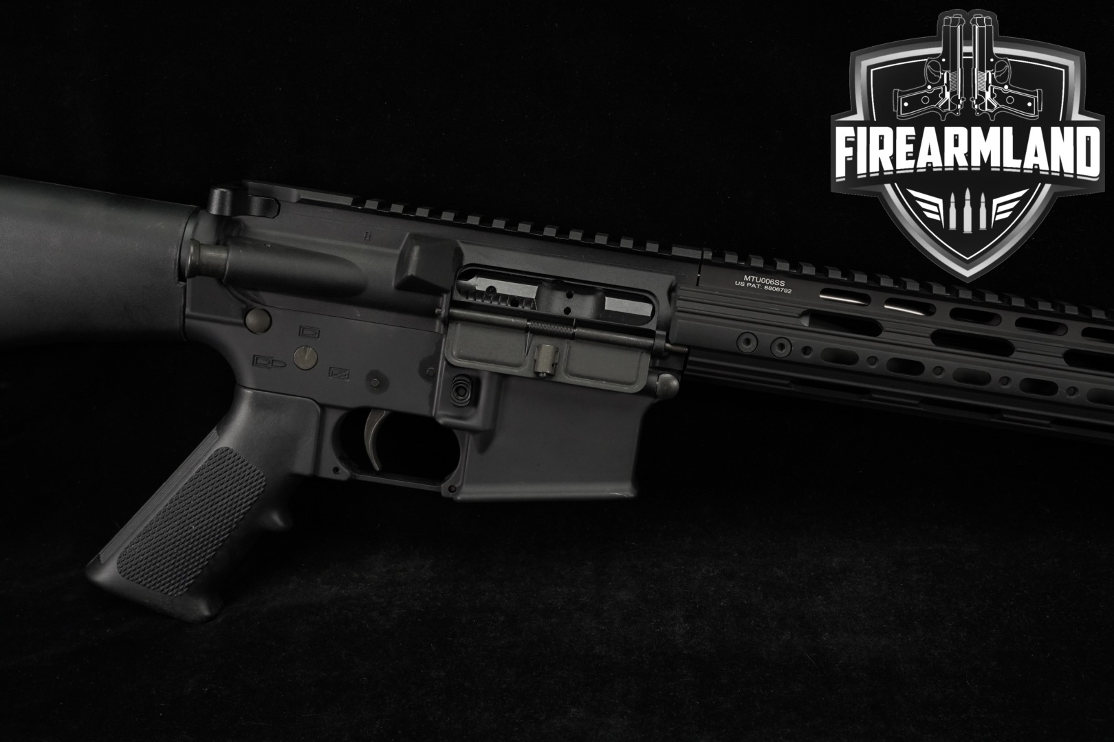 Spikes Tactical ST-15 .223 Wylde Black in Very Good Condition Thumbnail
