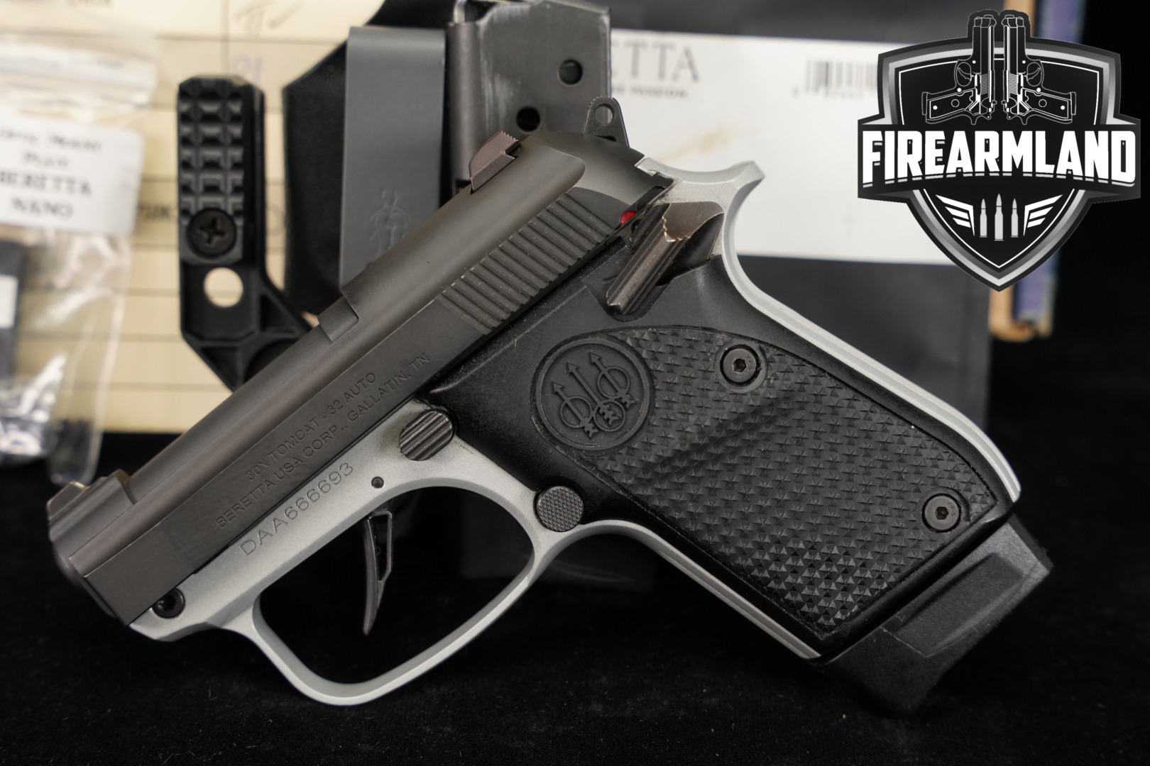 Beretta 30X Tomcat In Case Emergency .32 ACP Two-Tone Black & Silver in Very Good Condition Thumbnail