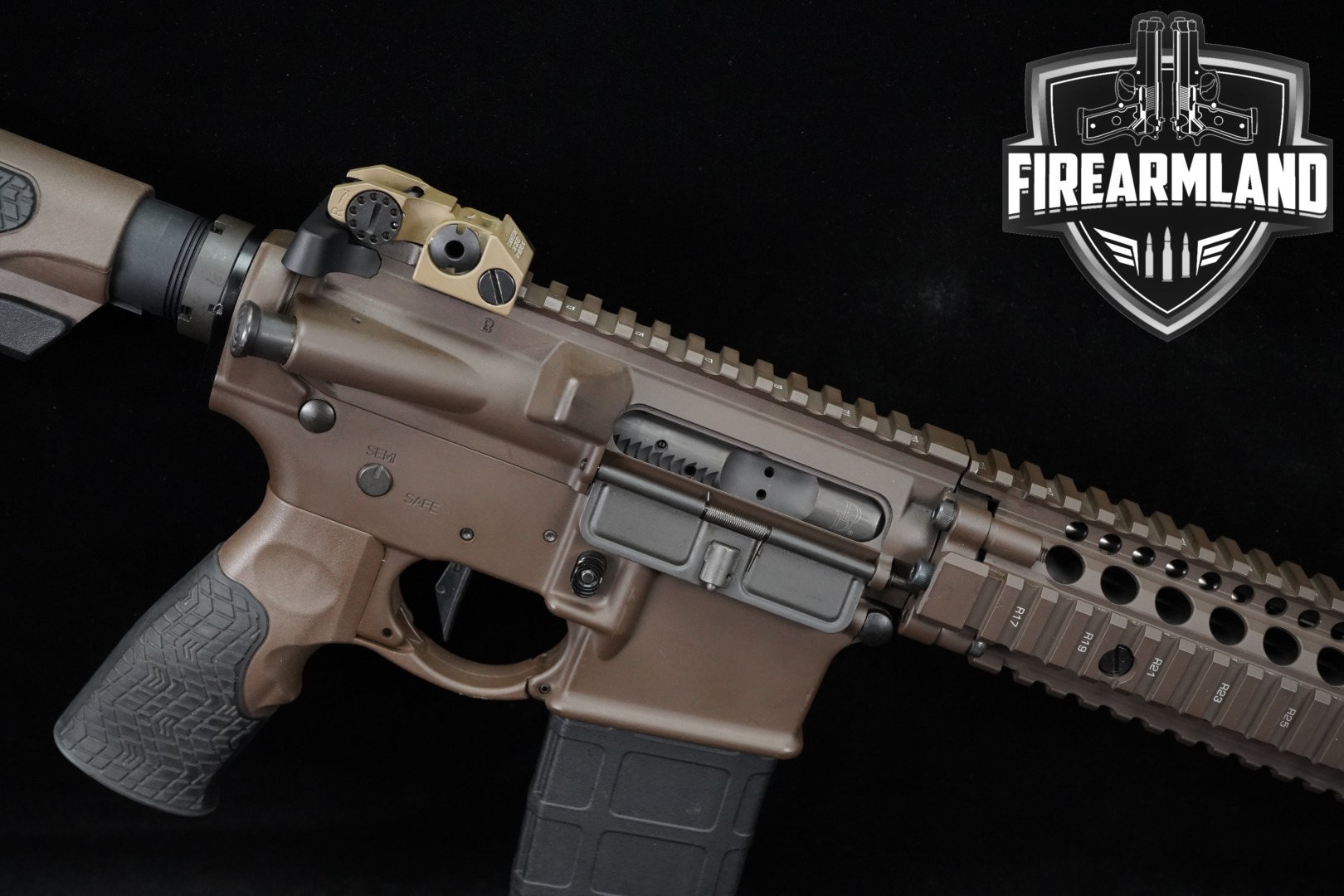 Daniel Defense M4A1 5.56mm NATO FDE in Excellent Condition Thumbnail