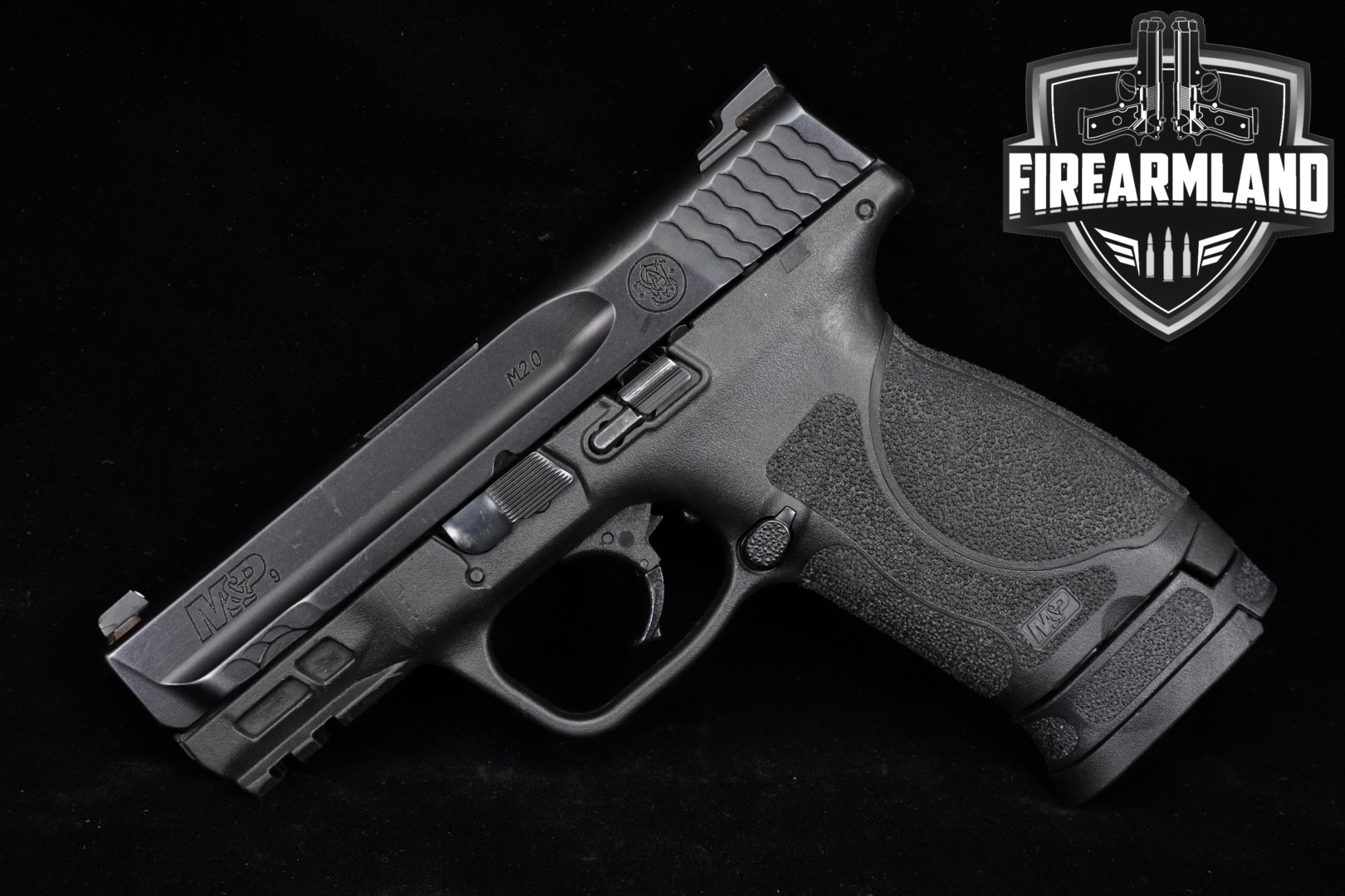 Smith & Wesson (S&W) M&P9 M2.0 Compact 3.6" No Thumb Safety 9mm Luger Black in Good Condition Thumbnail