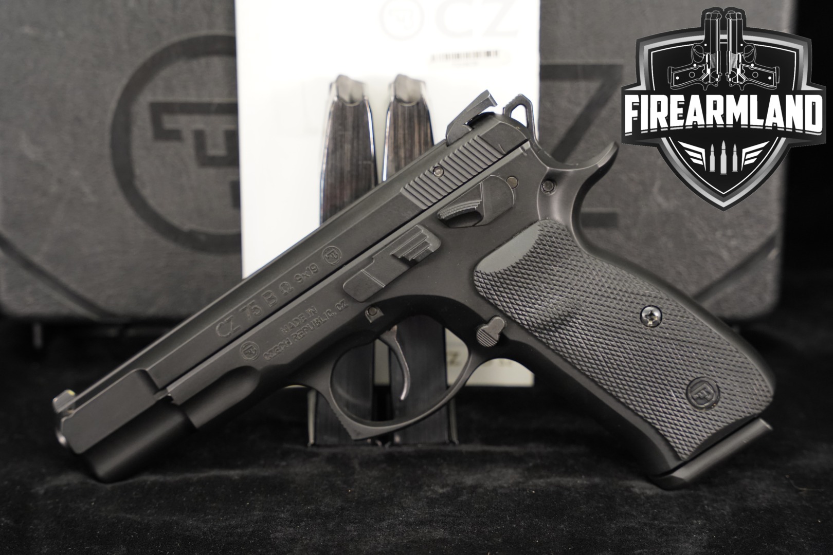 CZ 75 B Omega 9mm 4.6" CZ75B CZ75 75B +3 MAGS & ORIG CASE-img-0