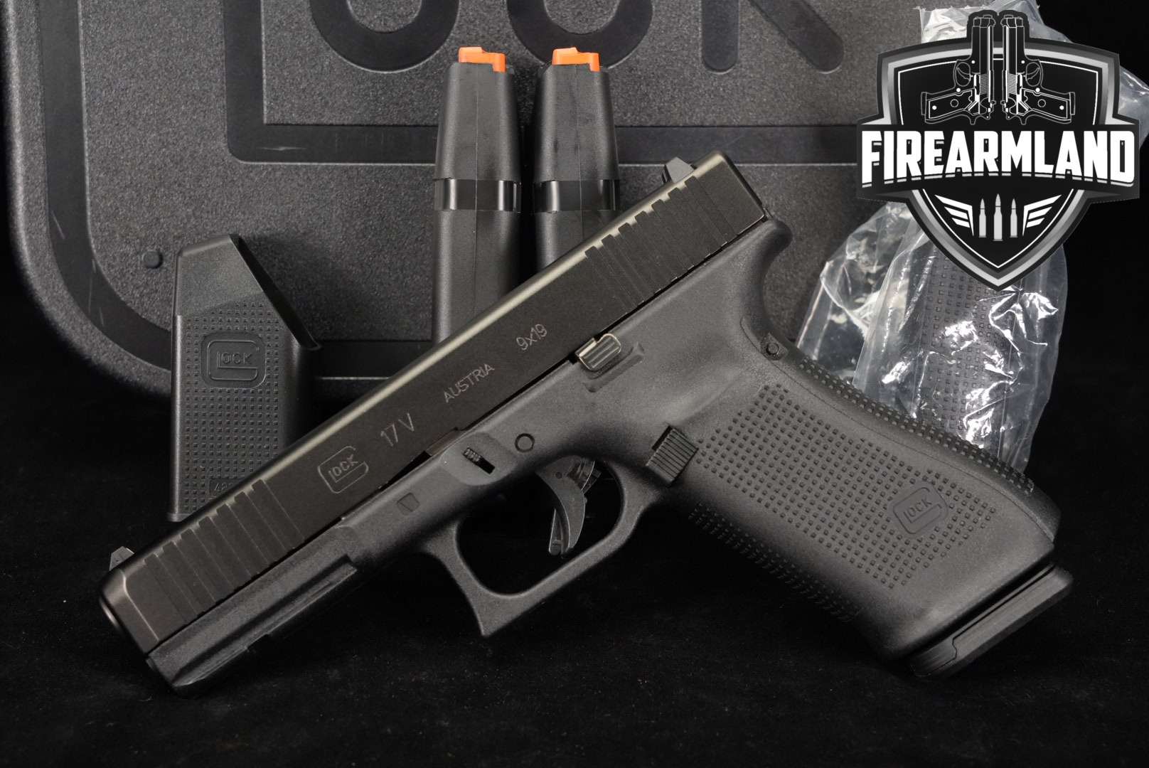 Glock G17 V 9mm Luger Black in Excellent Condition Thumbnail