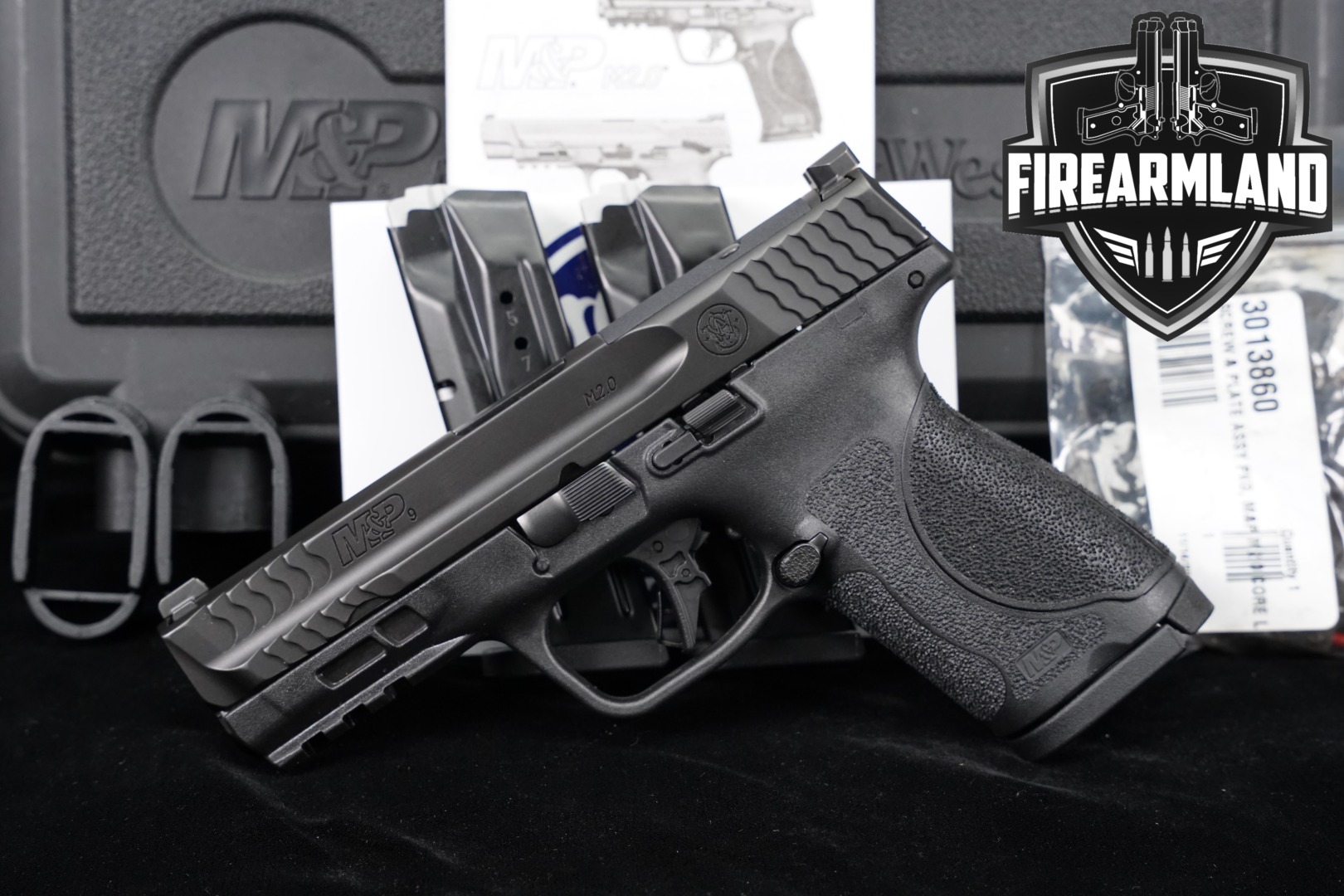 Smith & Wesson (S&W) M&P9 M2.0 Compact Optics-Ready, No Thumb Safety, No Magazine Disconnect 9mm Luger Black in Excellent Condition Thumbnail
