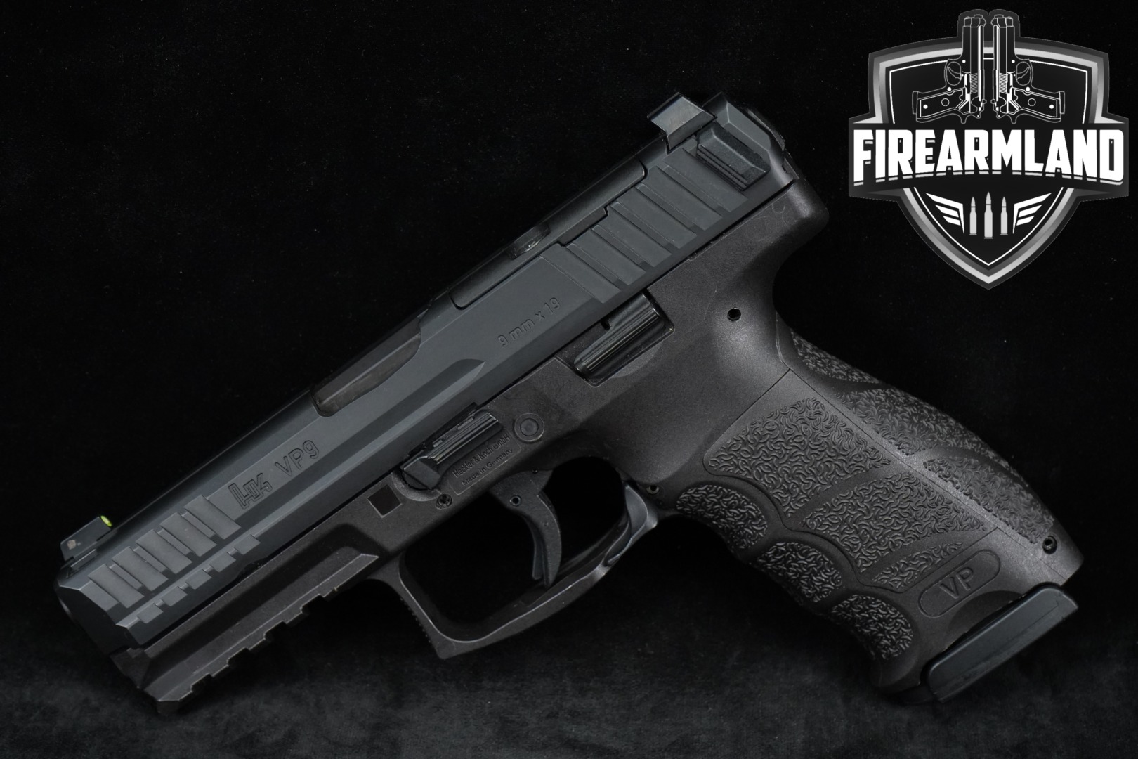 Heckler & Koch (H&K, HK) VP9 Optics Ready 9mm Luger Black in Excellent Condition Thumbnail