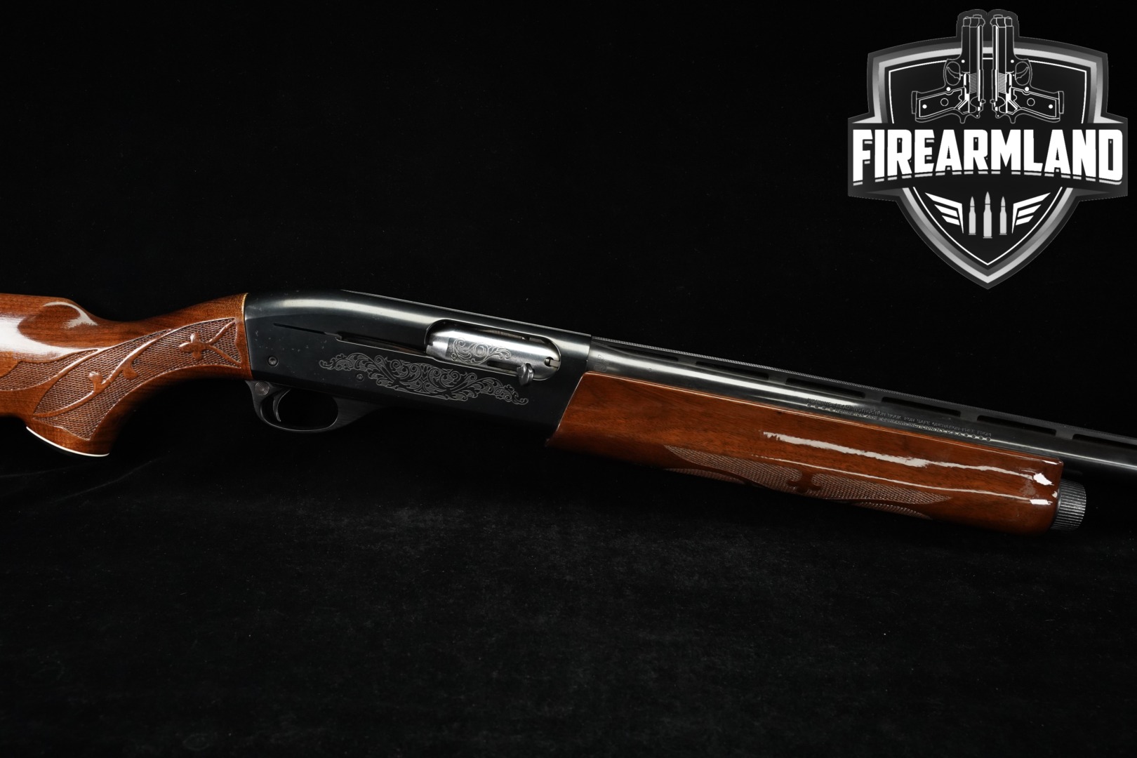 Remington Model 1100 Field 12 Gauge Blued & Walnut in Good Condition Thumbnail