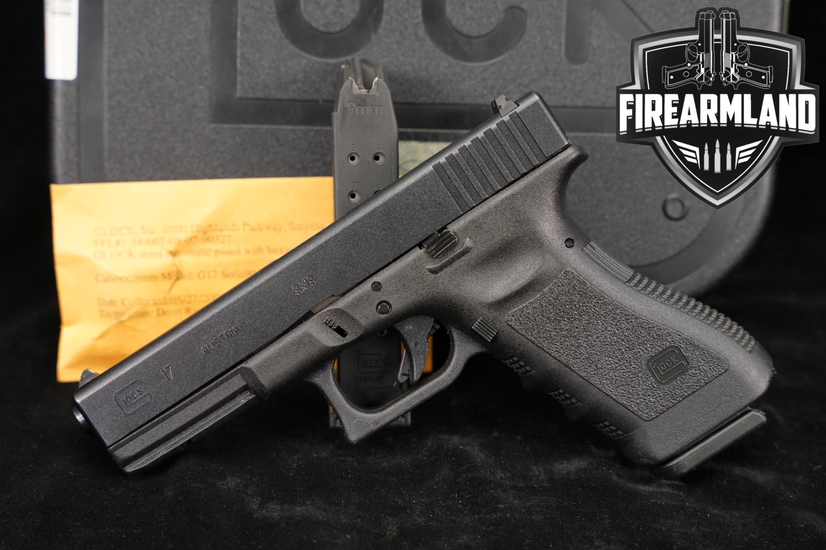 Glock G17 Gen 3 9mm Luger Black in Very Good Condition Thumbnail