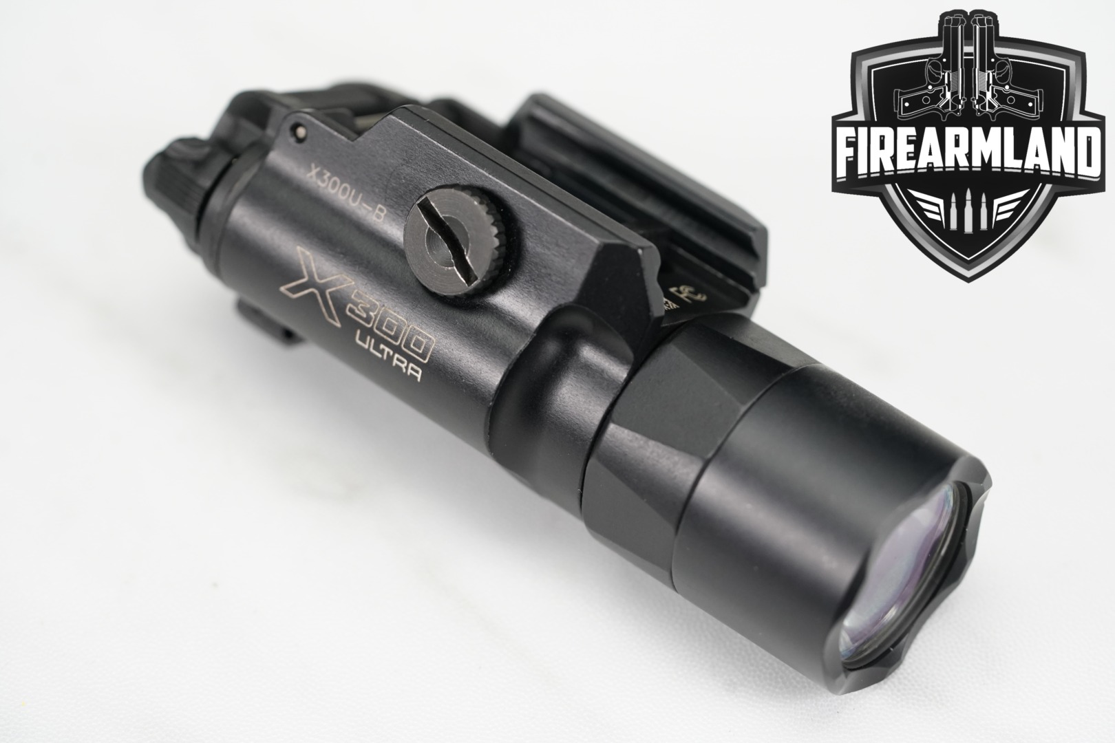 SureFire X300 Ultra X300U-B in Excellent Condition Thumbnail