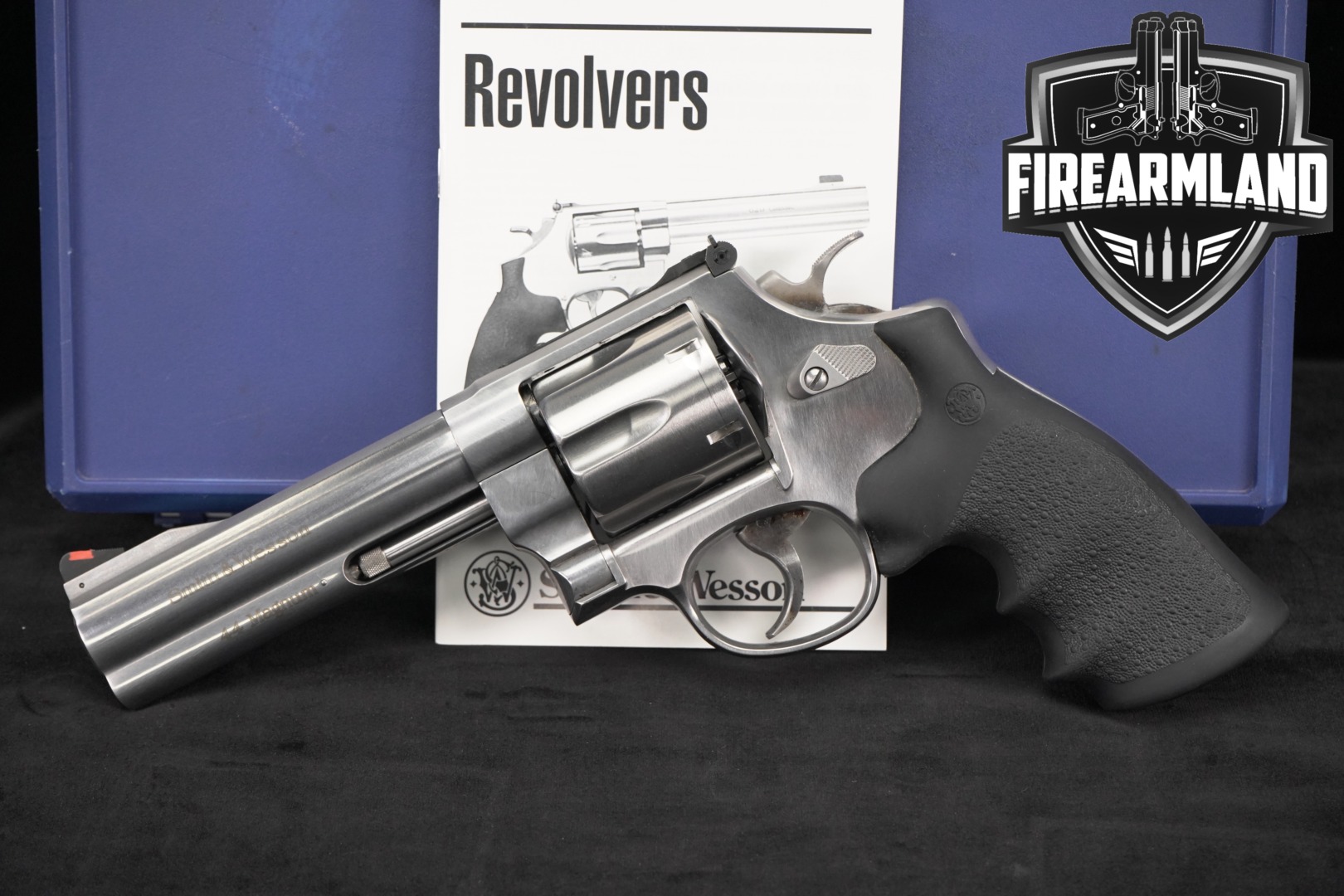 2001 Smith & Wesson (S&W) Model 629 Classic, -5 .44 Rem Magnum Satin Stainless in Good Condition Thumbnail