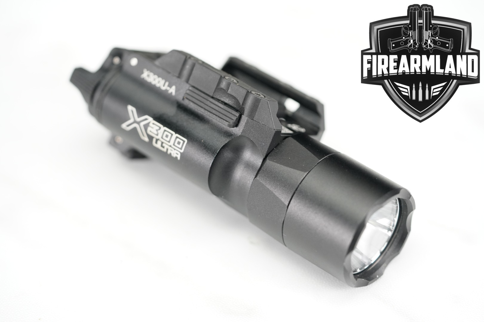 SureFire X300 Ultra in Very Good Condition Thumbnail