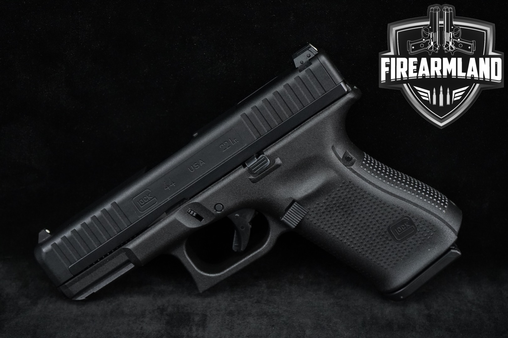 Glock G44 .22 LR Black in Very Good Condition Thumbnail