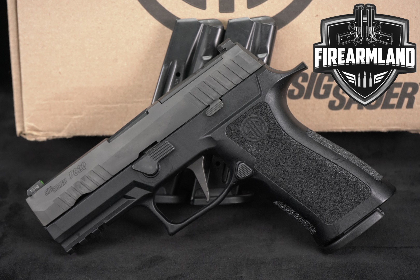 Sig Sauer P320 Carry 9mm Luger Black in Good Condition Thumbnail
