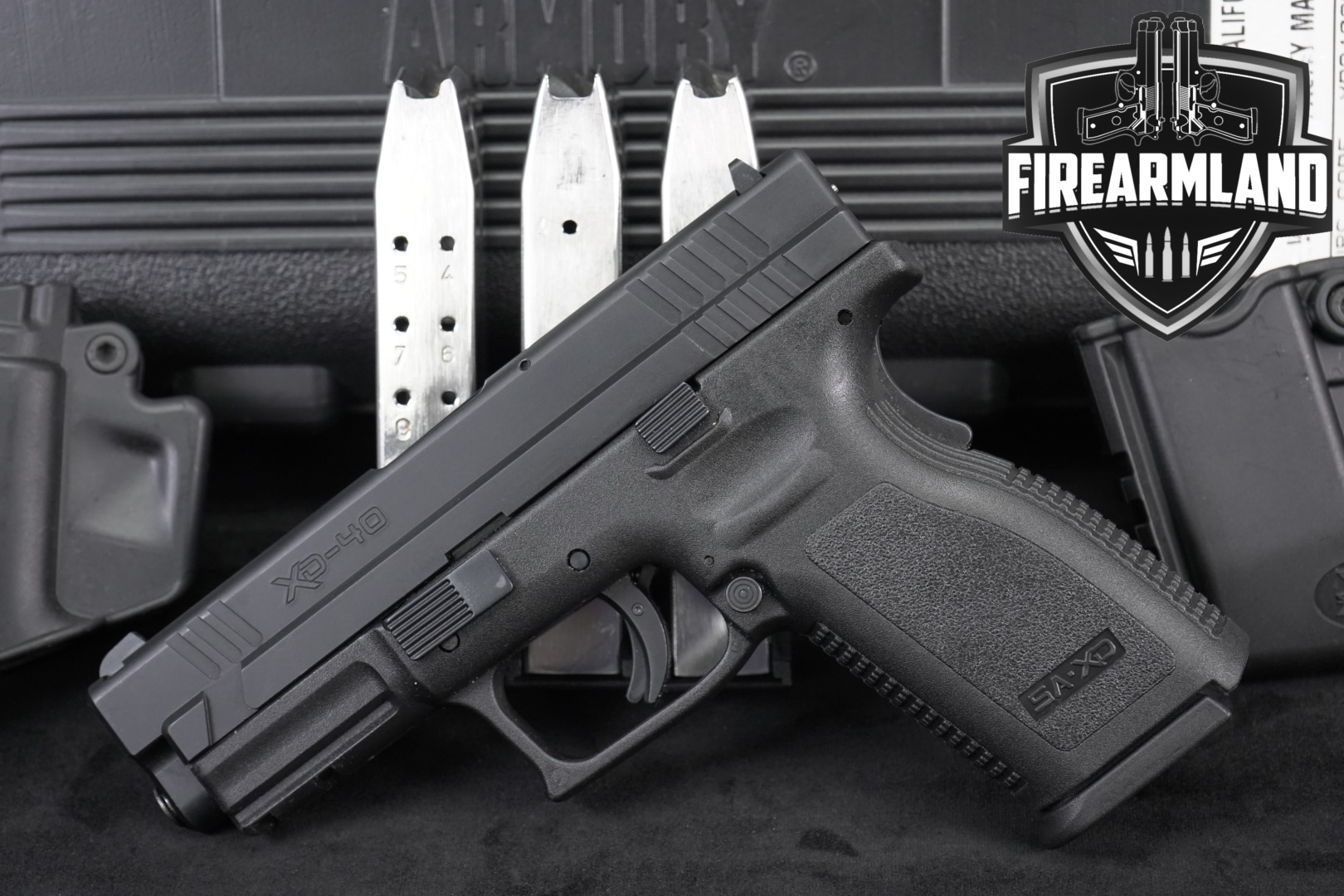 Springfield Armory XD 4" Service Model .40 S&W Black in Excellent Condition Thumbnail