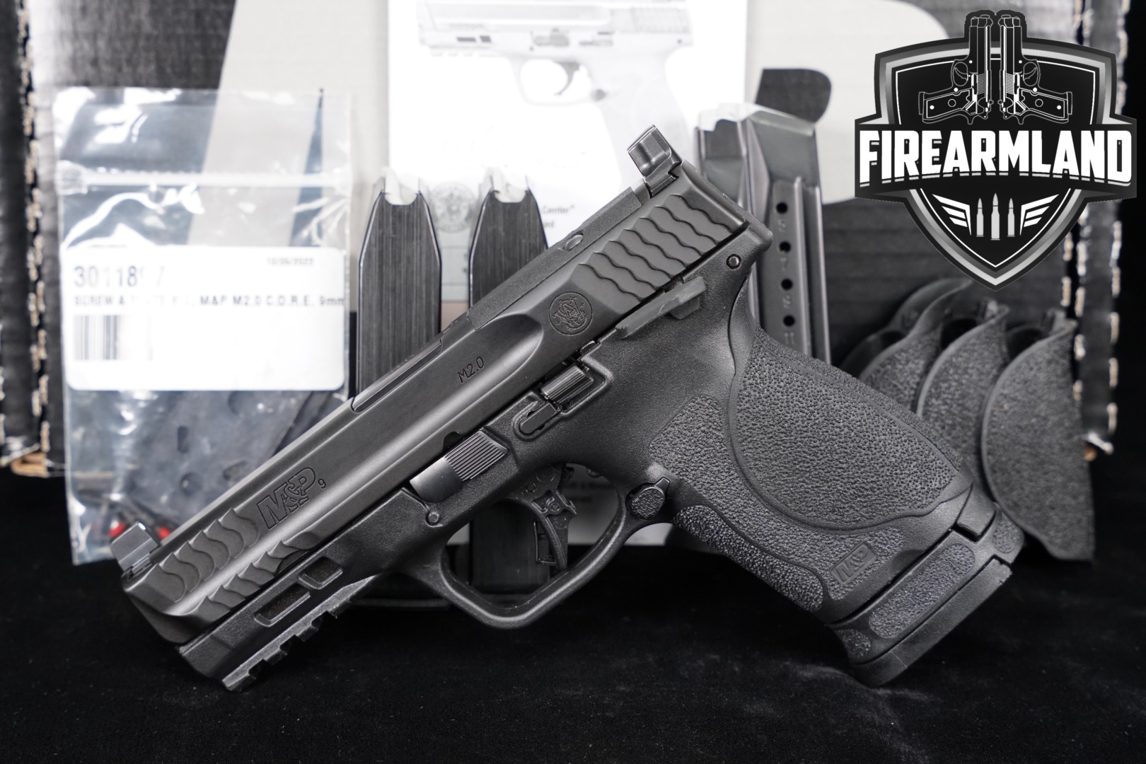 Smith & Wesson (S&W) M&P9 M2.0 Compact Optics-Ready Thumb Safety 9mm Luger Black in Excellent Condition Thumbnail