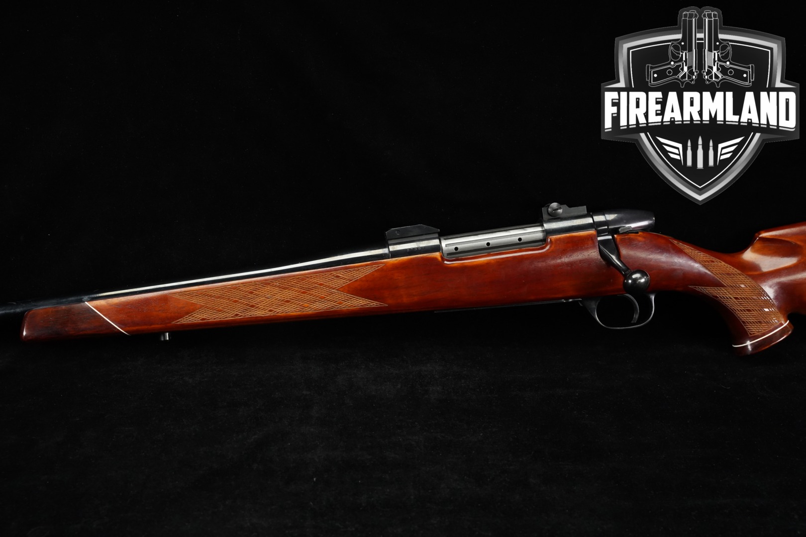 1960-1961 Weatherby Mark V Deluxe, German Production, Patents Pending Rollmark .300 Wby. Mag. Blued & Walnut in Good Condition Thumbnail
