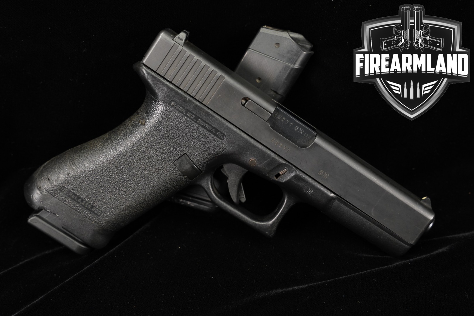 Glock G17 Gen 2 9mm Luger Black in Good Condition Thumbnail